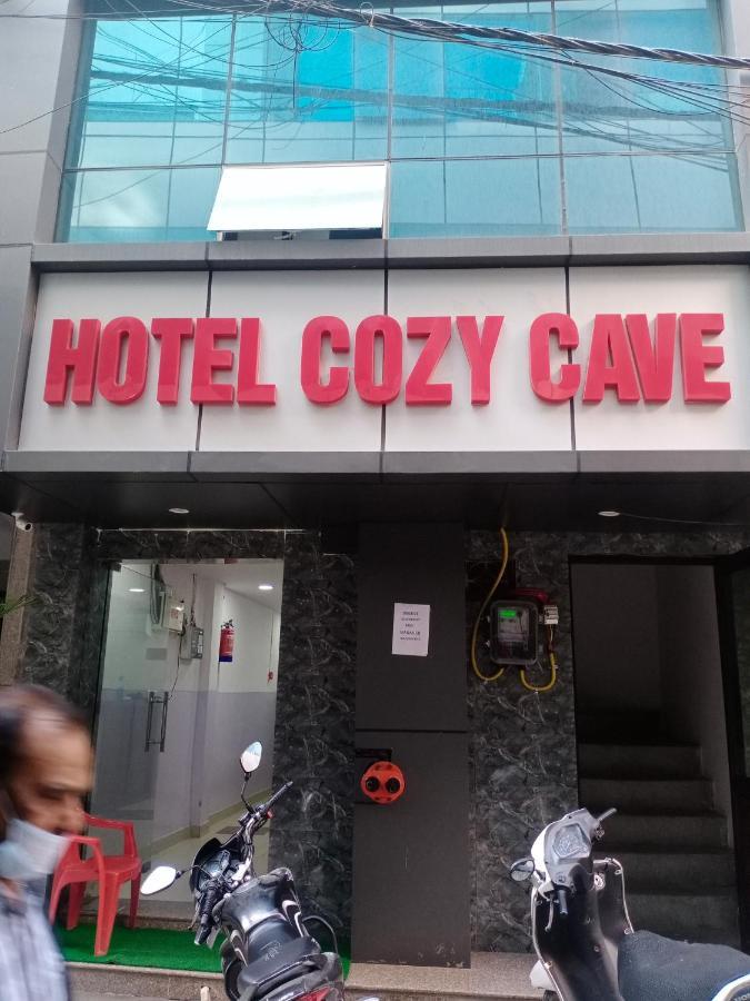 Hotel Cozy Cave Near Igi Airport Delhi 新德里 外观 照片