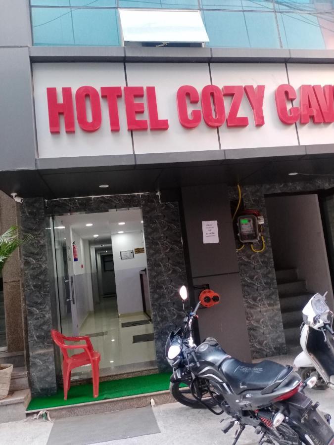Hotel Cozy Cave Near Igi Airport Delhi 新德里 外观 照片