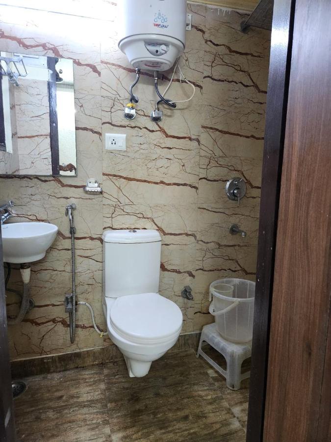 Hotel Cozy Cave Near Igi Airport Delhi 新德里 外观 照片