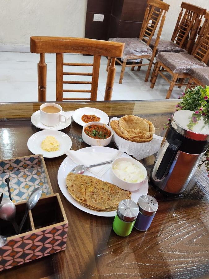 Hotel Cozy Cave Near Igi Airport Delhi 新德里 外观 照片